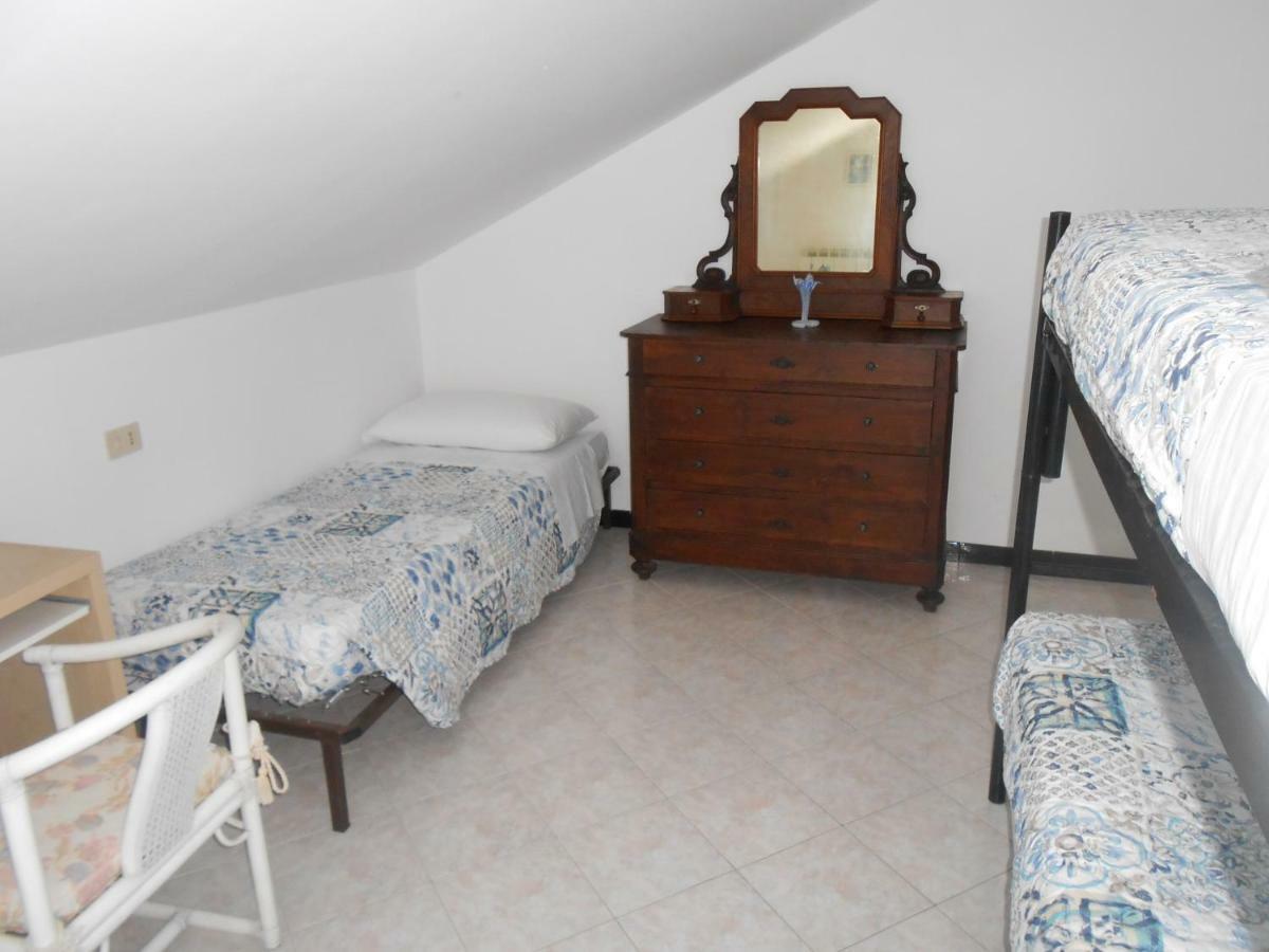 La Mansardina Apartment Vezzi Portio ภายนอก รูปภาพ