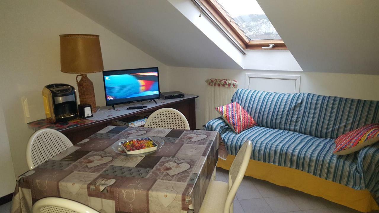 La Mansardina Apartment Vezzi Portio ภายนอก รูปภาพ