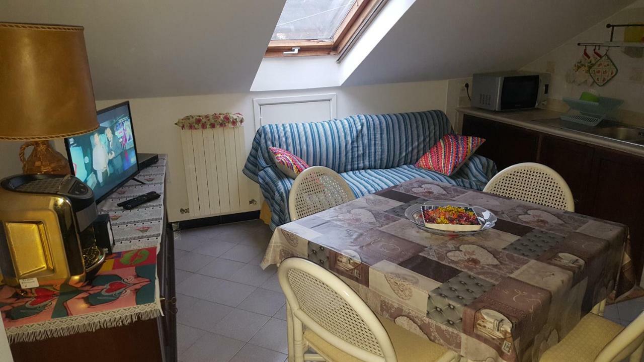 La Mansardina Apartment Vezzi Portio ภายนอก รูปภาพ